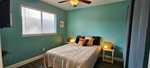 3 bedrooms, desk, travel cot, free WiFi