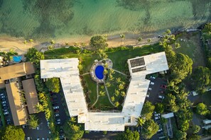 Exterior - New Luxury Oceanfront Condo ★ Amazing 180° Ocean Views ★ Top-Floor Corner-Unit (Wailuku)