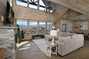 Smart-TV, Kamin, Videospiele