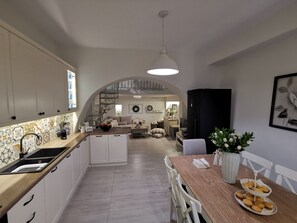 Frigorifero, forno, lavastoviglie, macchina per tè/caffè