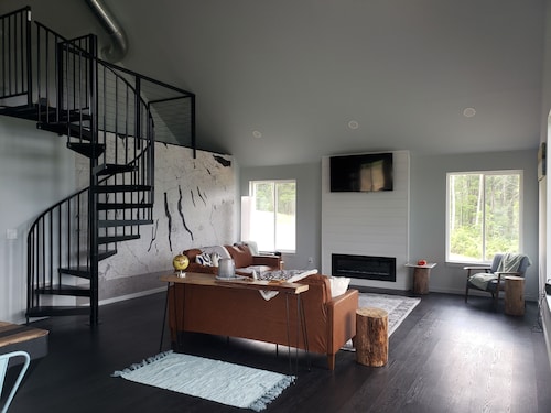 The Cabin At Keuka Lake-Great Views overlooking the Lake!