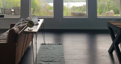 The Cabin At Keuka Lake-Great Views overlooking the Lake!