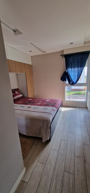 2 quartos, Wi-Fi de cortesia, roupa de cama