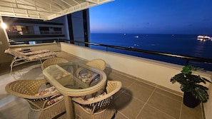 Apartamento de lujo | Restaurante al aire libre
