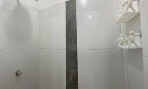 Dusche, Handtücher, Seife, Shampoo