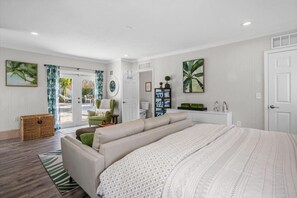 3 bedrooms, desk, iron/ironing board, travel crib