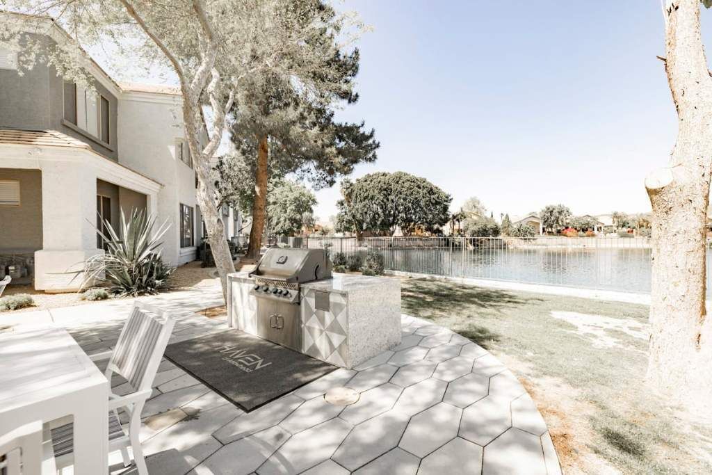 Sunshine for up to 6 people in a Luxe Apt