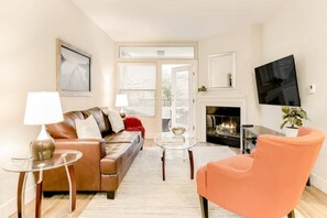 Living area - Recharge in the Spa at a Westwood Hideaway G06 (Los Angeles)