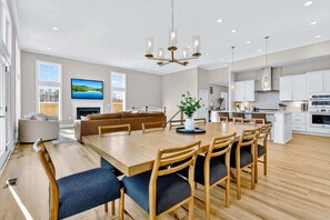 Dining - Lakefront Luxury - NEW 6BR, Lake Anna, Dock, Games (Mineral)