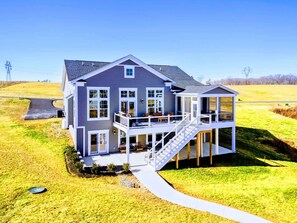 Exterior - Lakefront Luxury - NEW 6BR, Lake Anna, Dock, Games (Mineral)