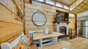 Unclassified image, 5 of 31, button - Hook, Line, & Sinker Retreat: Fire Pit, Grill! (Broken Bow)