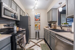 Fridge, microwave, oven, stovetop - Mad Men - A Sayles Ranch Home (Abilene)