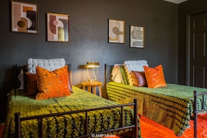 2 bedrooms, WiFi - Mad Men - A Sayles Ranch Home (Abilene)