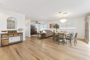 Dining - Heated Pool/Spa-On Canal-Game Room-Bikes-Kayaks (Cocoa Beach)