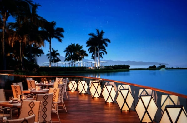 Outdoor dining - Grand Luxxe AAA Diamond Luxury Resort 2 BR, 2+BR, with 2 for 1 golf/spa package (Nuevo Vallarta)