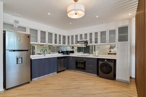 Deluxe Apartment | Private kitchen - Comfy Love Nest w/ Private Pacific View (Panama City)