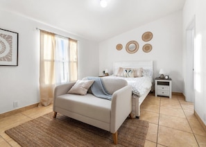 3 bedrooms, iron/ironing board, travel crib, free WiFi - 4 Mil to Sequoia NTL Park: Private River Access (Three Rivers)