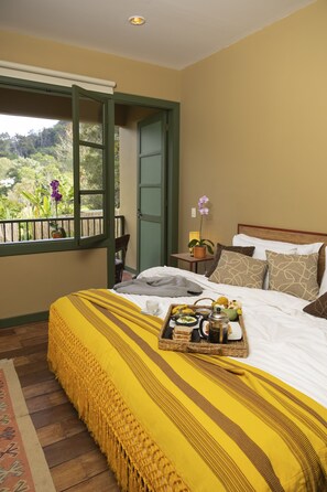 Superior Suite | In-room dining - Sazagua Reserva Natural Cocora   (Salento)