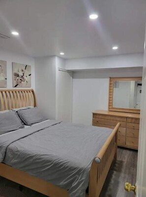 1 chambre, bureau, fer et planche à repasser, Wi-Fi gratuit