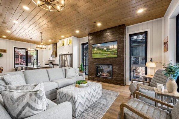 Smart-TV, Kamin, Videospiele