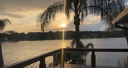 Lake serenity and natural beauty near Orlando