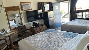 2 Queen Downtown and Lake View (Second Floor) | 1 間睡房、獨特設計、獨特裝修、遮光窗簾/窗簾