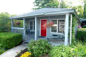 Exterior - DownTown Inn (Sister Bay)