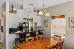 Dining room - Gulf Shores Duplex Beachfront Pool -4bd  (Gulf Shores)
