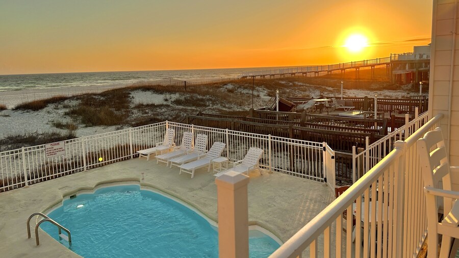 Gulf Shores Duplex Beachfront Pool -4bd
