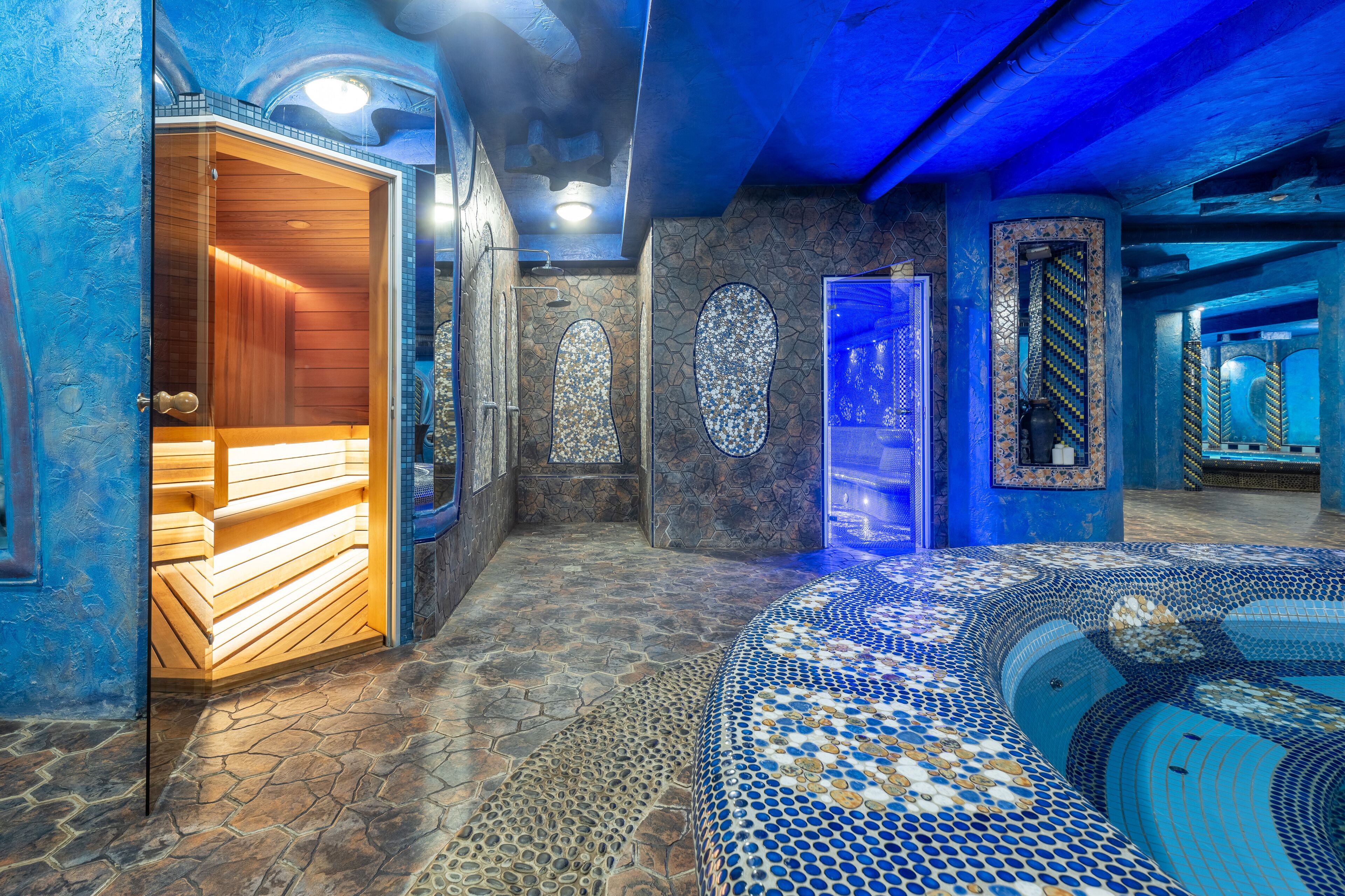 Sauna, hot tub, steam room, mud baths