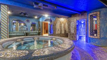 Indoor spa tub