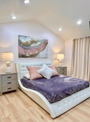 3 chambres, bureau, Wi-Fi gratuit, draps fournis