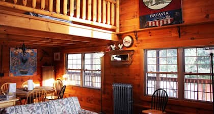 Cozy Amish built cabin in the heart of the Kickapoo Valley Reserve State Park.