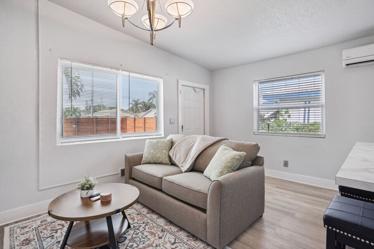 Sunny Retreat Central location