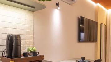 Basic Apartment | Interior