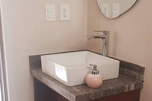 Dusche, Handtücher, Seife, Shampoo