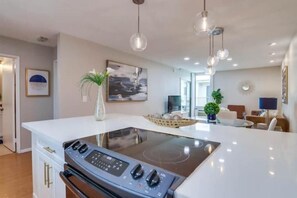 Interior - Gated Condo Free Parking by Snapdragon Stadium (Riverside)