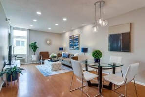 Interior - Gated Condo Free Parking by Snapdragon Stadium (Riverside)