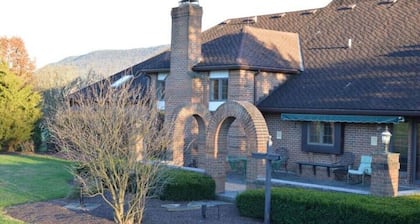 Country Estate With Pickleball Court