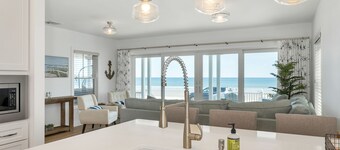 BLUE WAVE : Unique and cozy Beach House at Long Sand Beach in York!