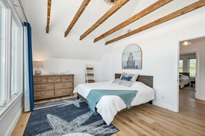4 bedrooms, travel cot, free WiFi, bed sheets - BLUE WAVE : Unique and cozy Beach House at Long Sand Beach in York! (York)