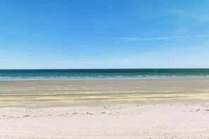 Liegestühle, Strandtücher