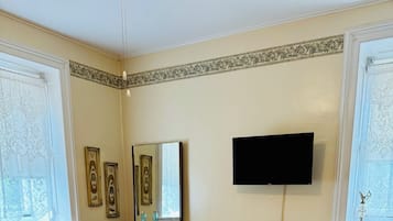 Chambre Simple, 1 très grand lit | Literie de qualité supérieure, décoration personnalisée