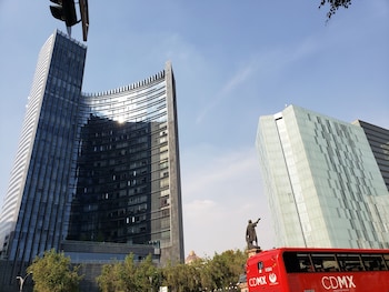 The Plaza Residenses 