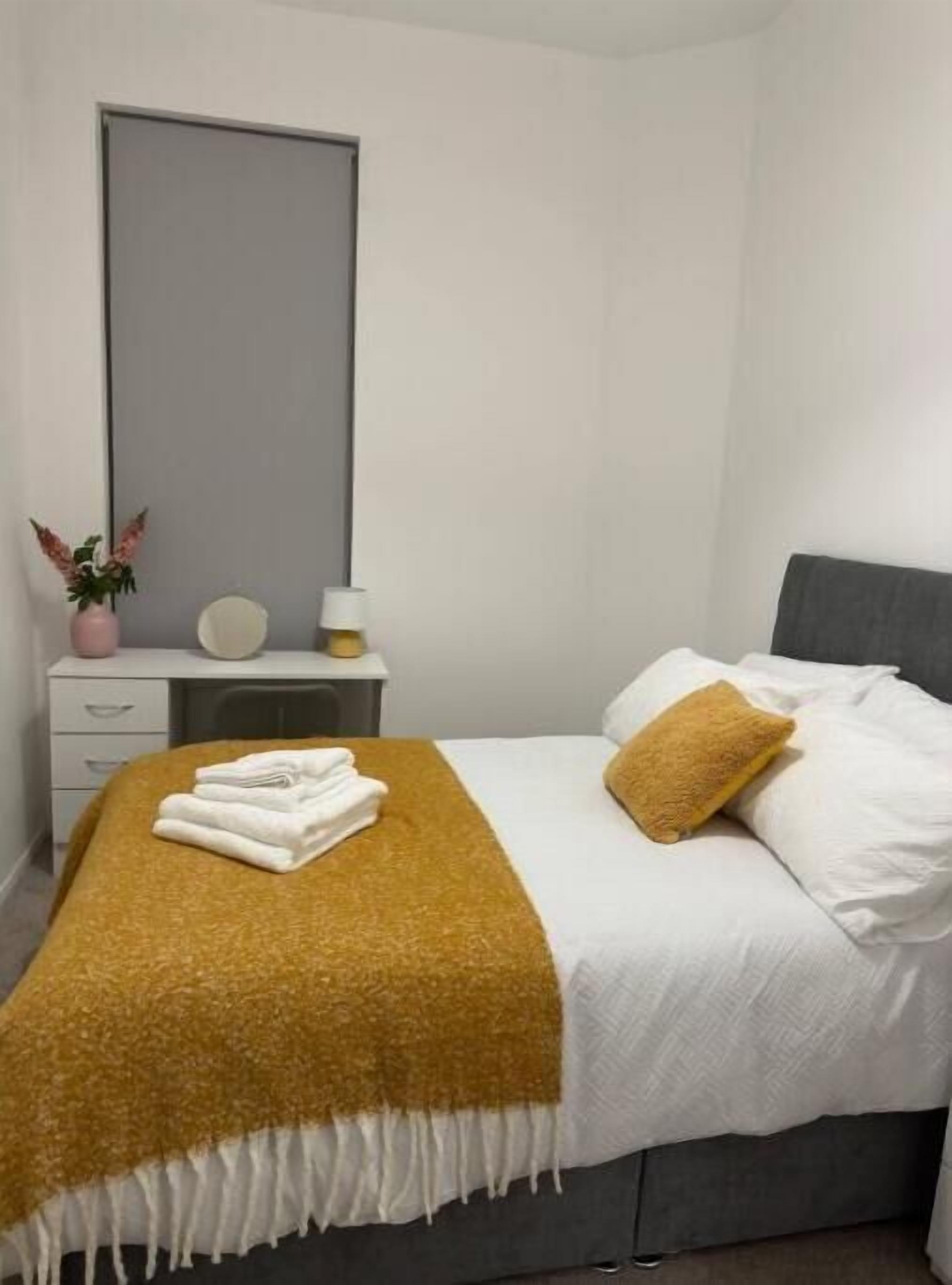 2 多间卧室、办公桌、熨斗/熨衣板、免费 WiFi