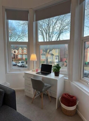 Cosy 2 bed flat, Wi-Fi Netflix, Free Parking