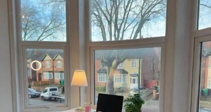 Cosy 2 bed flat, Wi-Fi Netflix, Free Parking