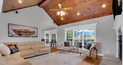 Fire Pit, Hot Tub, Dock, & Game Room @ Tim's Ford