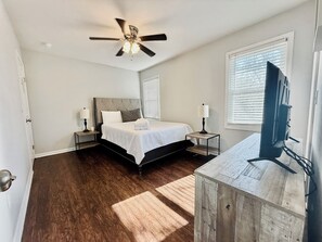 2 bedrooms, iron/ironing board, WiFi, bed sheets