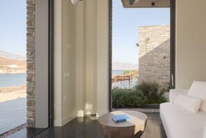 Interior - Cavo ilya
Seaside Villas in Karystos, Evia, Greece
 
 (Karystos)